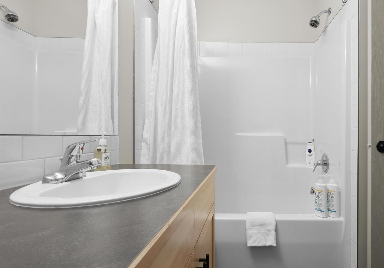 קאנמור Newly Renovated Grizzly Lodge, Spacious 3Br 2Ba With Open Pool, Hot Tub מראה חיצוני תמונה